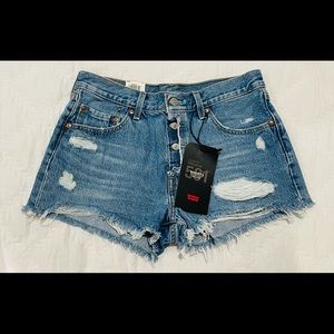 Levi’s Premium 501 Mid rise shorts Size 28